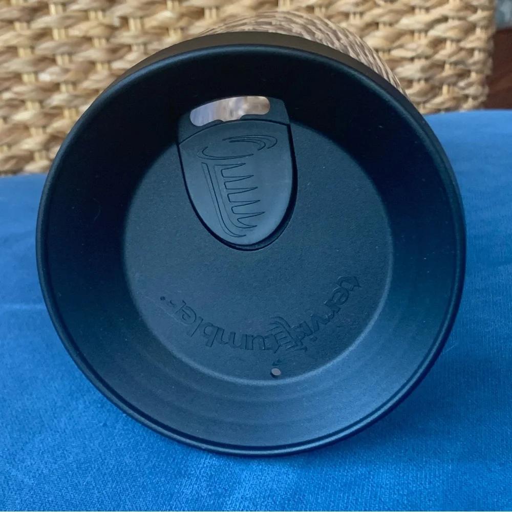 Tervis 24 Ounce Tumbler With Black Lid Initial “B”  Great Condition Like New - Picture 2 of 3